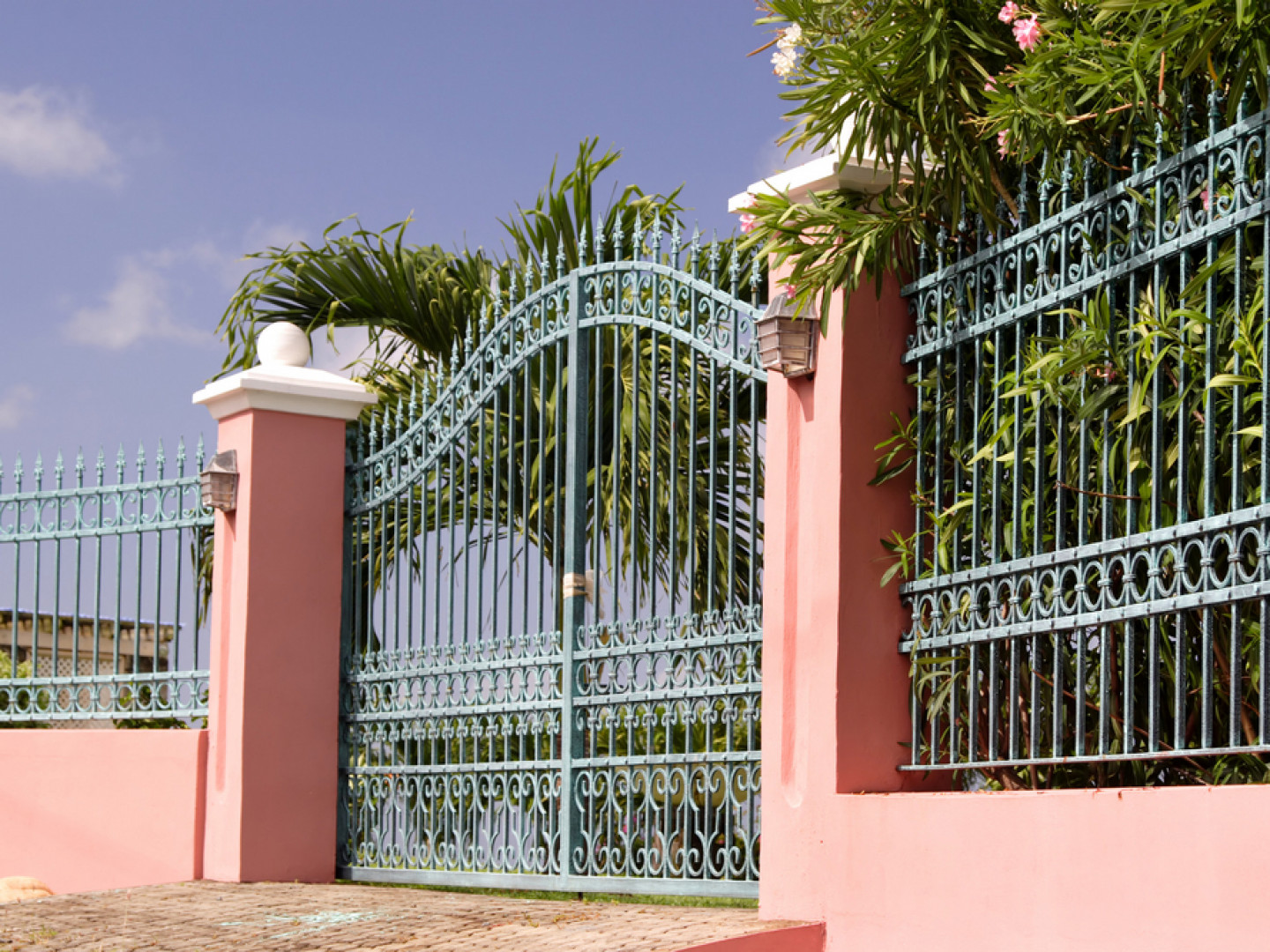 Metal Fence Installation & Custom Iron Gates Lexington, Columbia